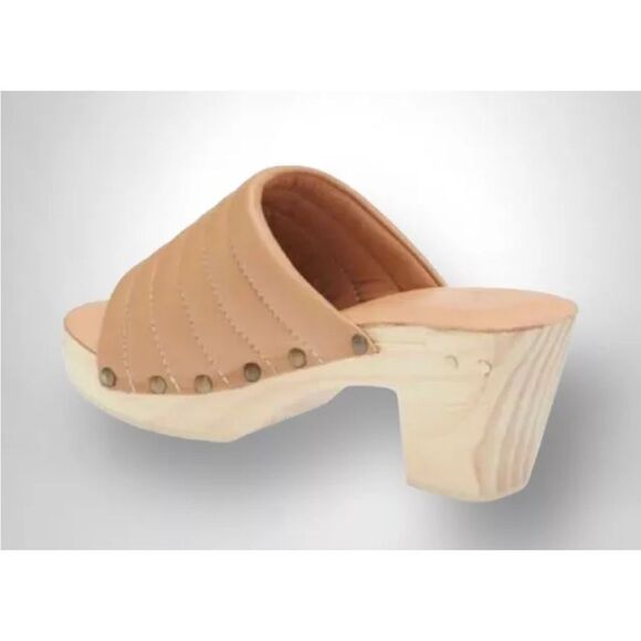 NEW BEEK Roller Clogs in tan - Picture 2 of 8